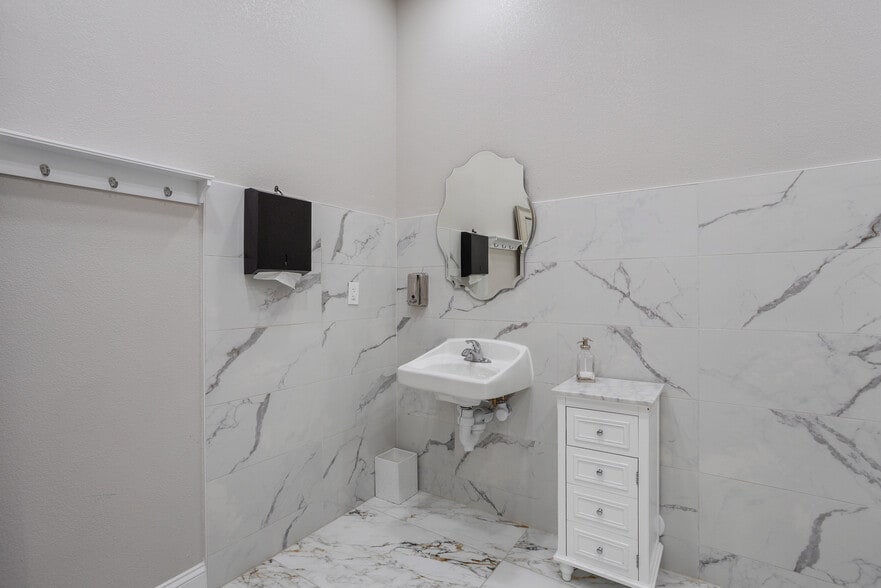 More Photos Of 2536 Old Happy Jack Rd, Cheyenne Flex For Sale