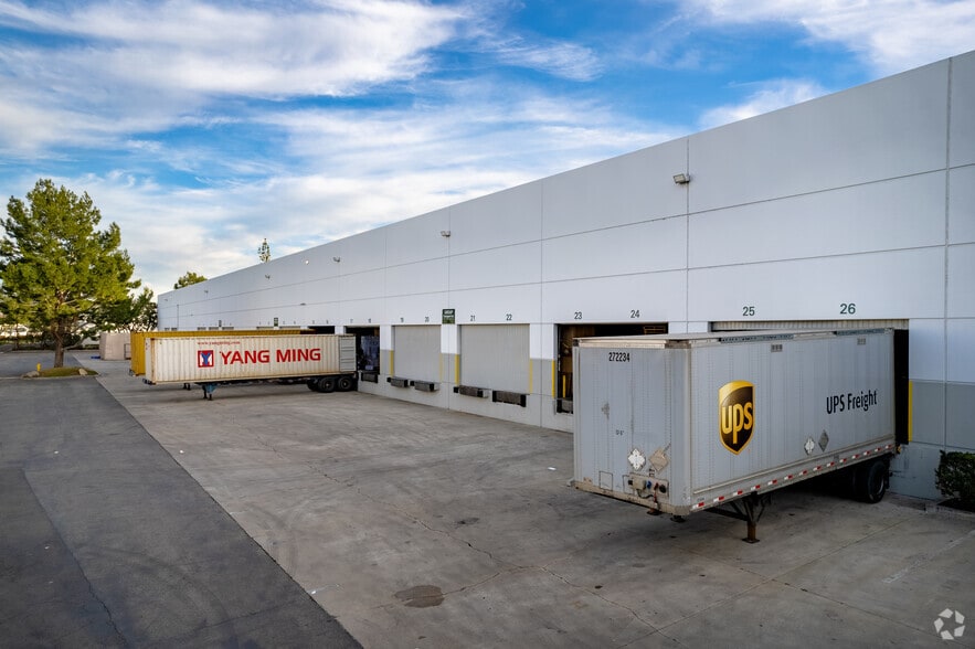More Photos Of 9142-9160 Norwalk Blvd, Santa Fe Springs Distribution For Lease