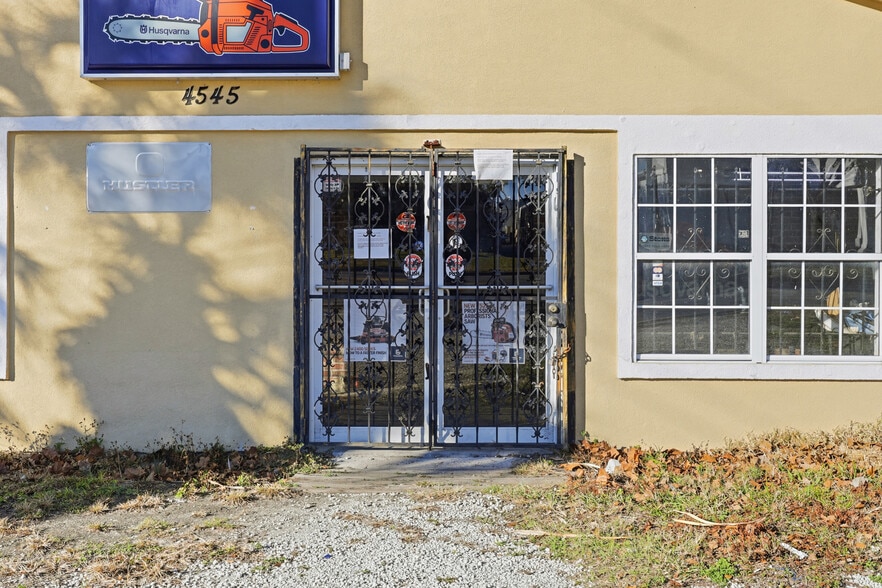 More Photos Of 4545 Saint Johns Ave, Jacksonville Service For Sale