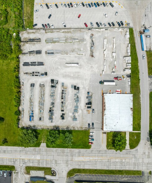More Photos Of 2950 W 167th St, Markham Warehouse For Lease