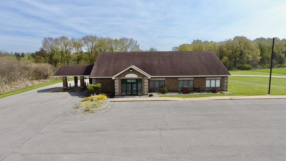 Primary Photo Of 9085 Old River Rd, Marcy Bank For Sale