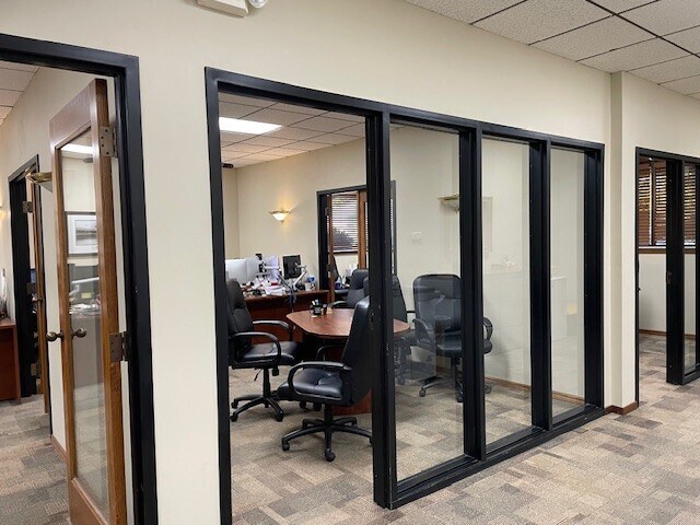 More Photos Of 123 W Highland St, Shawnee Office For Lease
