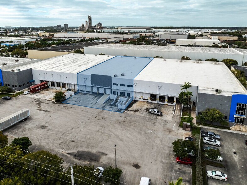 More Photos Of 12860-12864 NW South River Dr, Medley Warehouse For Lease
