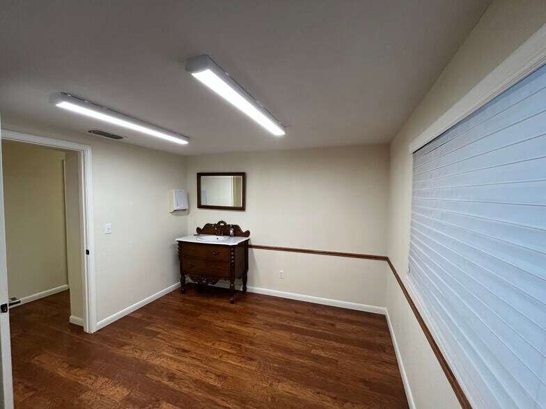 More Photos Of 1260 River Acres Dr, New Braunfels Medical For Lease