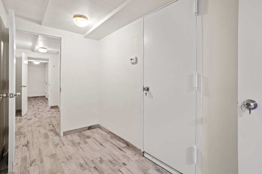 More Photos Of 4016 31st Ave, Astoria Apartments For Lease