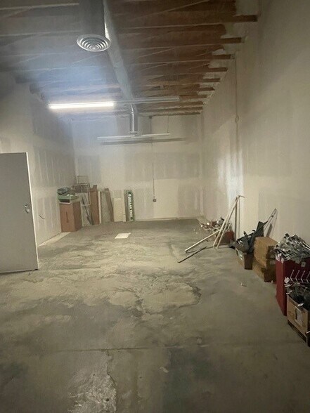 More Photos Of 102 SD-47, Reliance General Retail For Lease