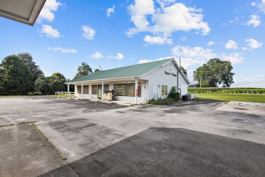 More Photos Of 3560 NC Hwy 43 Hwy N, Vanceboro Convenience Store For Sale