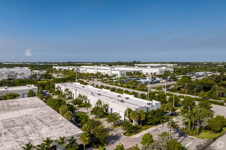 More Photos Of 3420 NW 27th Ave, Pompano Beach Unknown For Lease
