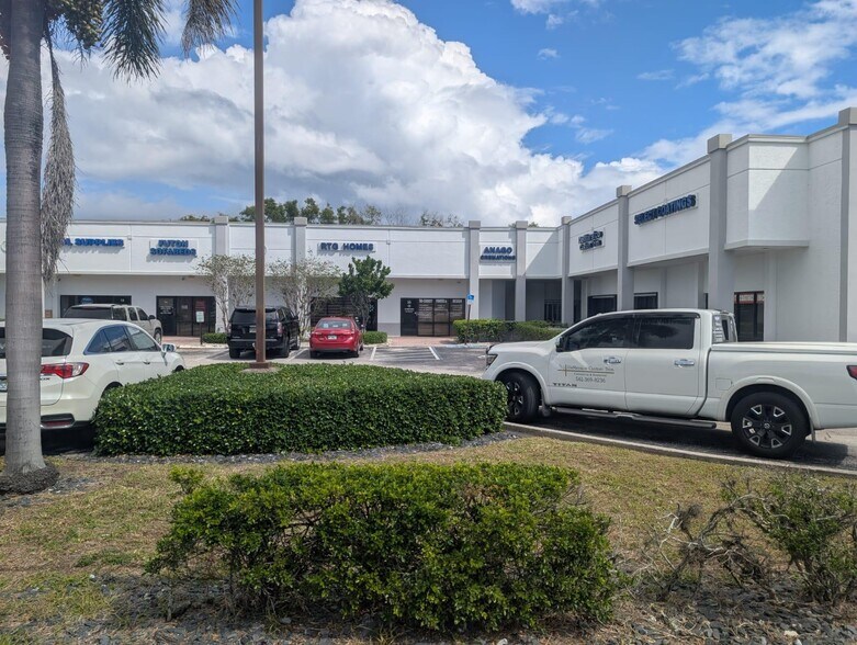 More Photos Of 3300 S Congress Ave, Boynton Beach Showroom For Lease