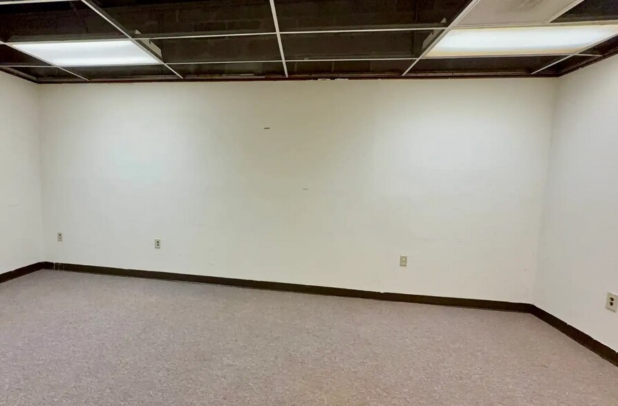 More Photos Of 1819 W Willow St, Lansing Religious Facility For Sale