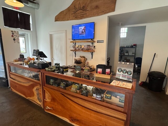 More Photos Of 1110 Main St SW, Roanoke Storefront For Sale