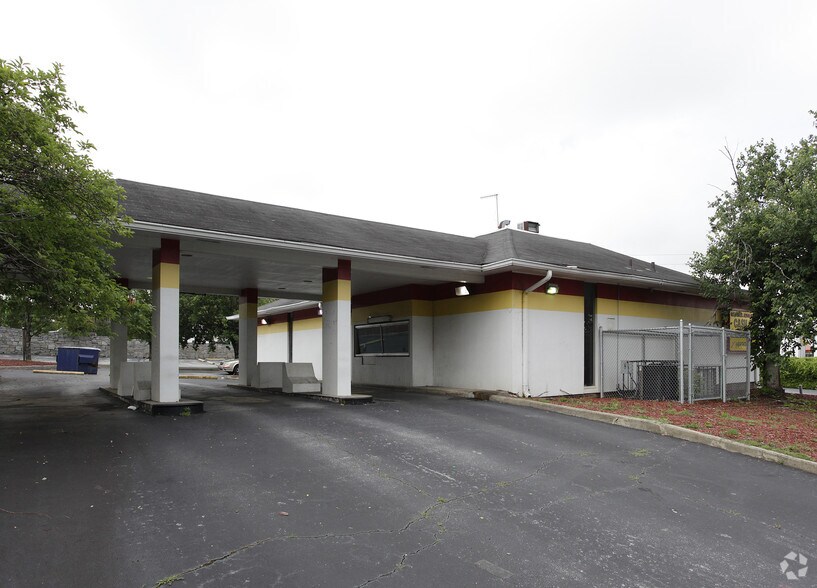 More Photos Of 3900 Jonesboro Rd, Atlanta Freestanding For Sale