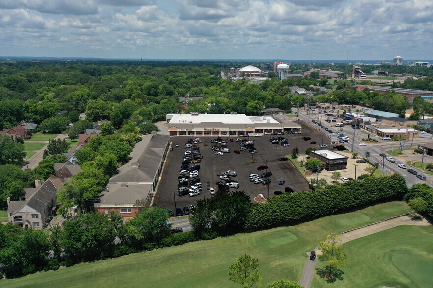 More Photos Of 1740 Carter Hill Rd, Montgomery Supermarket For Lease