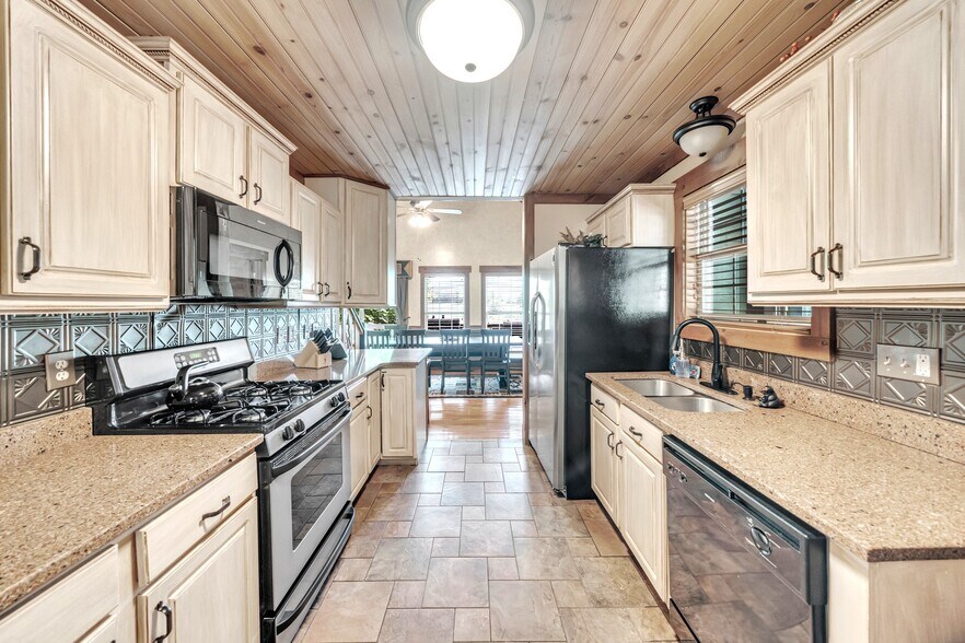 More Photos Of 2003 Bend of the Riv, Hiawassee Lodge Meeting Hall For Sale