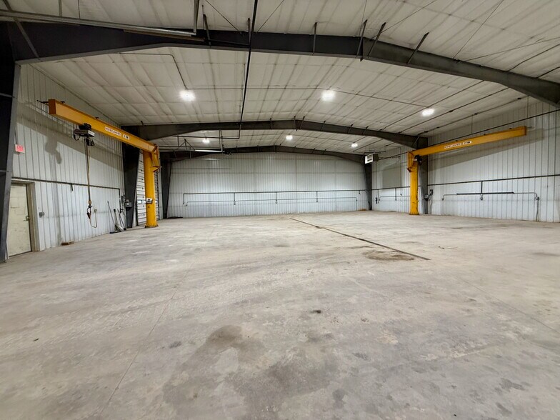 More Photos Of 601 Gilbertson St SE, Tioga Warehouse For Lease