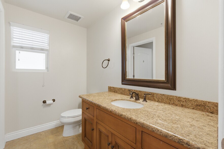 More Photos Of 1101 East Ave, Burbank Apartments For Sale