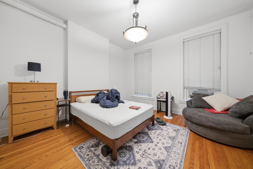 More Photos Of 1628-1630 N Wells St, Chicago Apartments For Sale