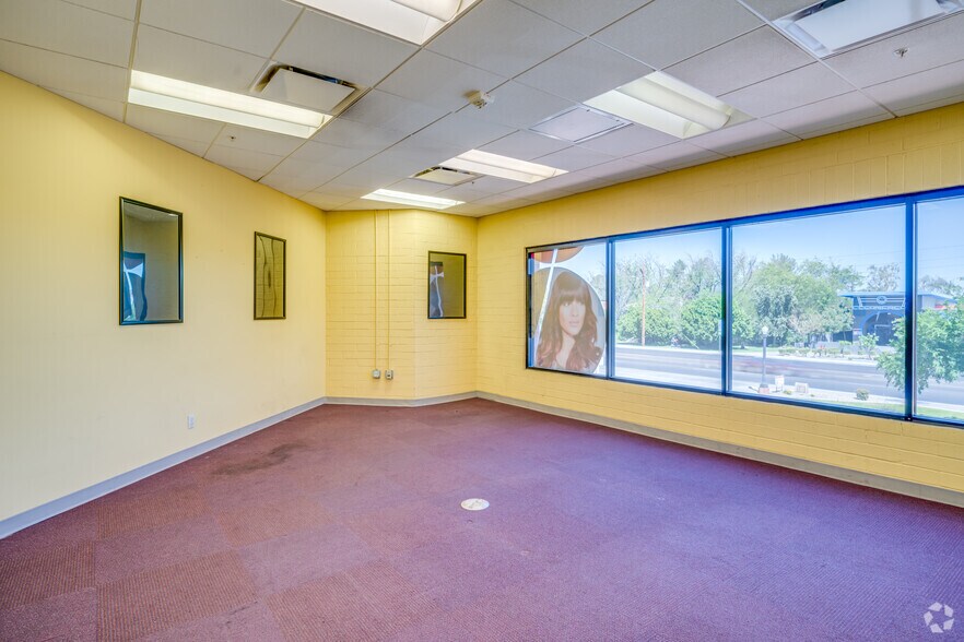 More Photos Of 2727 W Glendale Ave, Phoenix Office For Lease