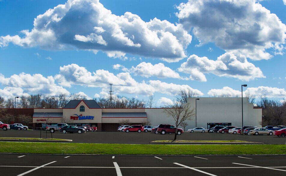 More Photos Of 4820-5132 SE 14th St, Des Moines Unknown For Lease