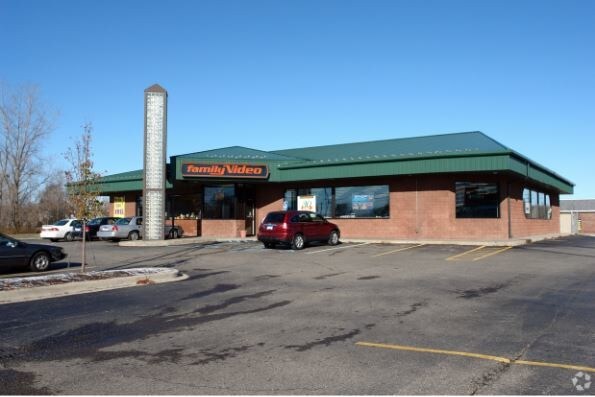 Primary Photo Of 603-605 W Van Buren St, Clinton General Retail For Lease