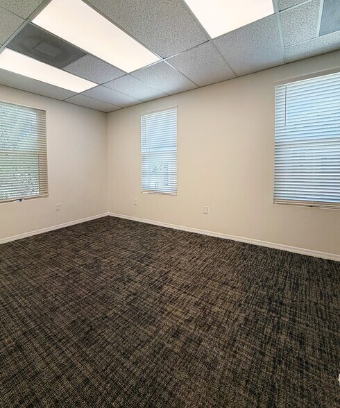 More Photos Of 166 Lookout Pl, Maitland Medical For Lease