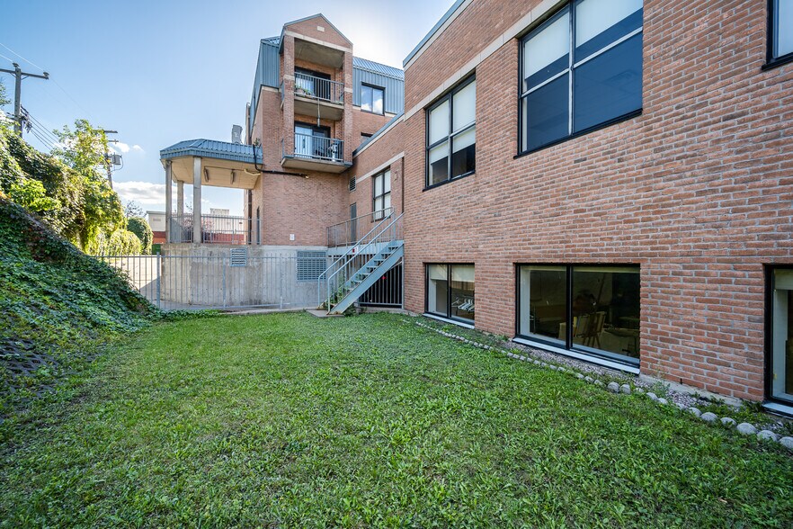 More Photos Of 9120-9140 Boul Perras, Montréal Apartments For Sale