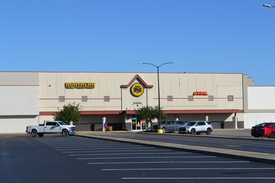 More Photos Of 2300-2332 W Mercury Blvd, Hampton Unknown For Lease