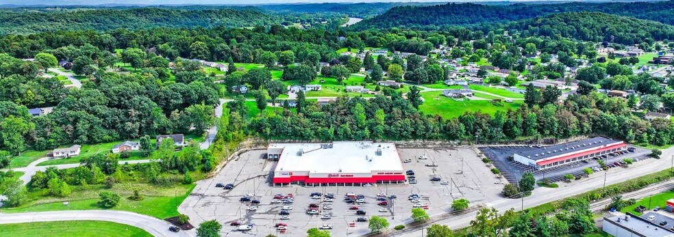 More Photos Of 2200 June Pky, Zanesville Supermarket For Sale