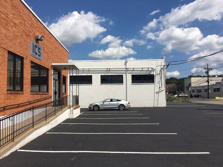 More Photos Of 746 Gotham Pky, Carlstadt Warehouse For Lease