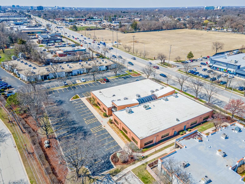 More Photos Of 505 E Golf Rd, Arlington Heights Office For Sale