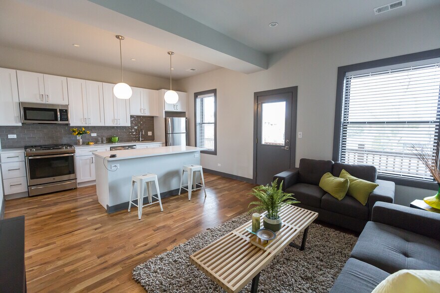 More Photos Of 2848 N Seminary Ave, Chicago Apartments For Sale