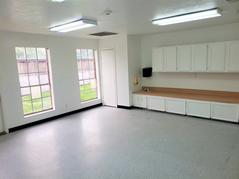 More Photos Of 13233 W Little York Rd, Houston Daycare Center For Lease