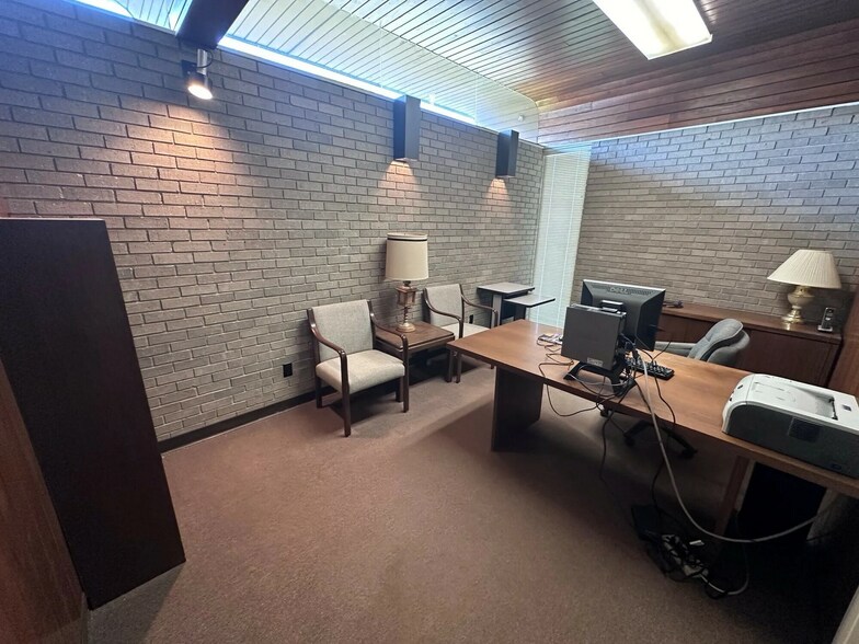 More Photos Of 918 Garland Street, Little Rock Office For Sale