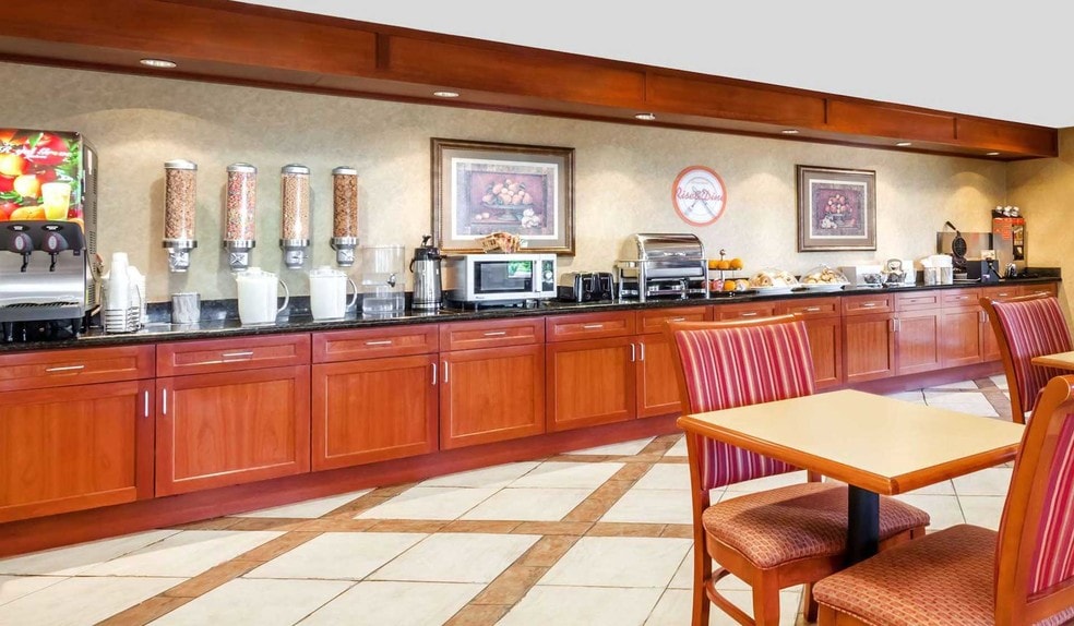 More Photos Of 1101 N Green River Rd, Evansville Hotel For Sale