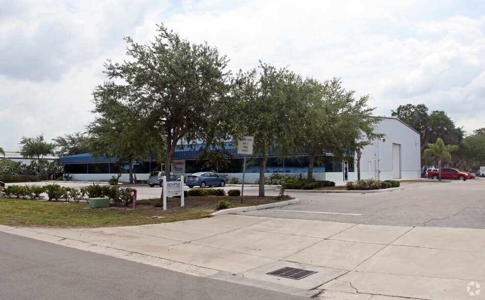 More Photos Of 6115 31st St E, Bradenton Warehouse For Sale