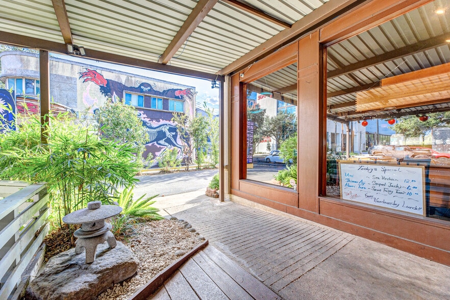 More Photos Of 4464 Montrose Blvd, Houston Specialty For Lease