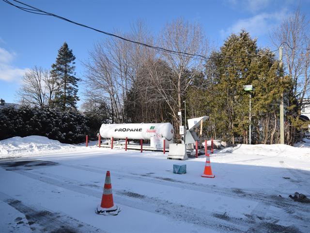 More Photos Of 340 Av Béthany, Lachute Service Station For Sale