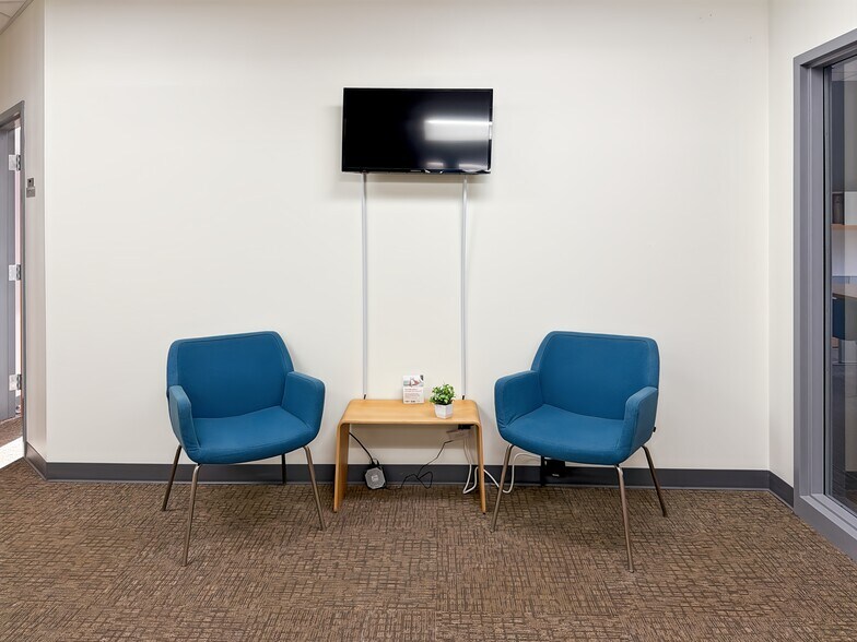 More Photos Of 922 State St, Bowling Green Coworking Space