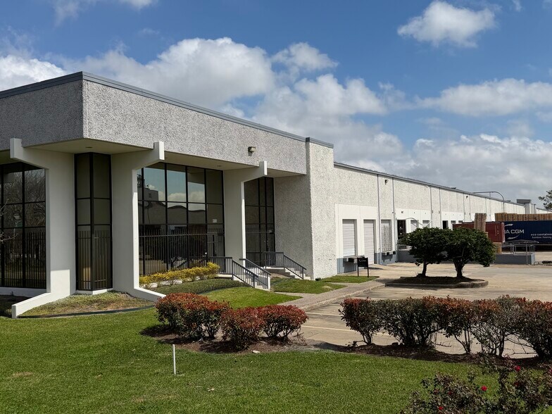 Primary Photo Of 8935-8947 Market St, Houston Unknown For Lease