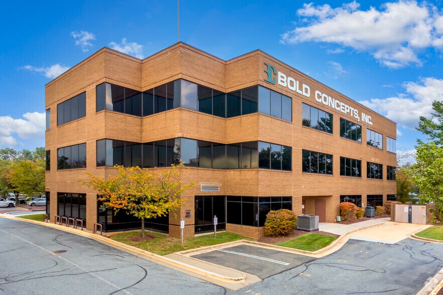 More Photos Of 814 W Diamond Ave, Gaithersburg Office For Sale