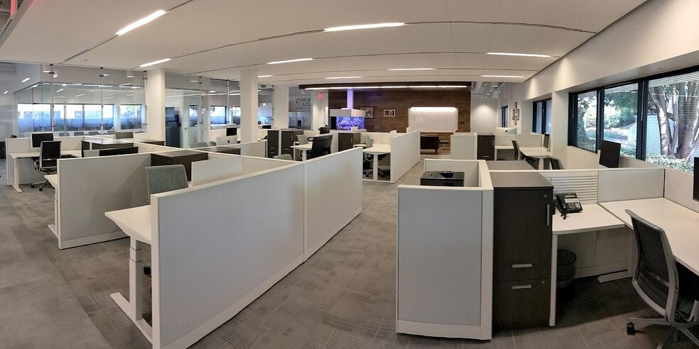 More Photos Of 421 Minuet Ln, Charlotte Office For Sale