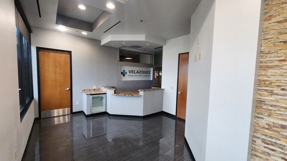 More Photos Of 8845 W Flamingo Rd, Las Vegas Medical For Lease