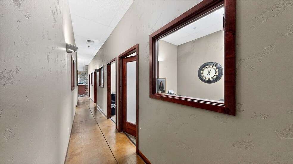 More Photos Of 1510 W Kettleman Ln, Lodi Office For Sale