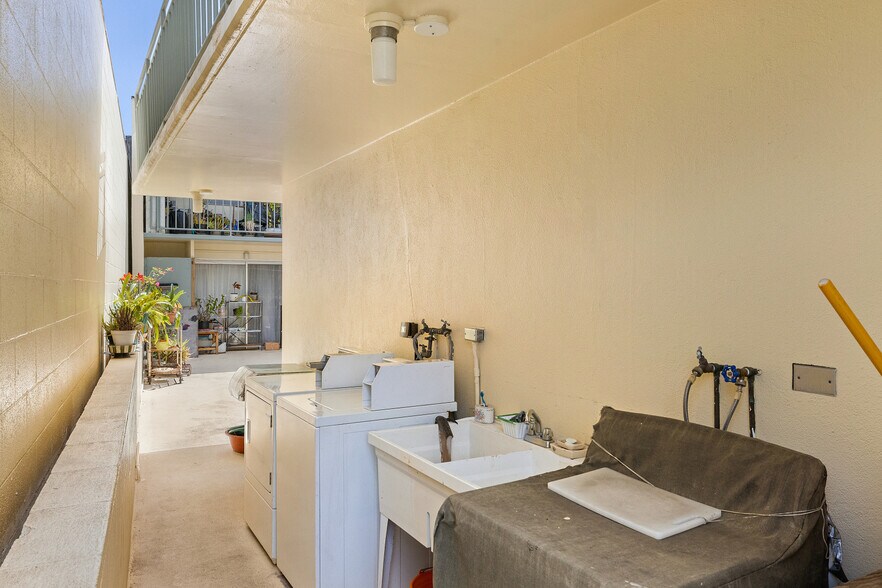 More Photos Of 1218 King Street, Honolulu Apartments For Sale