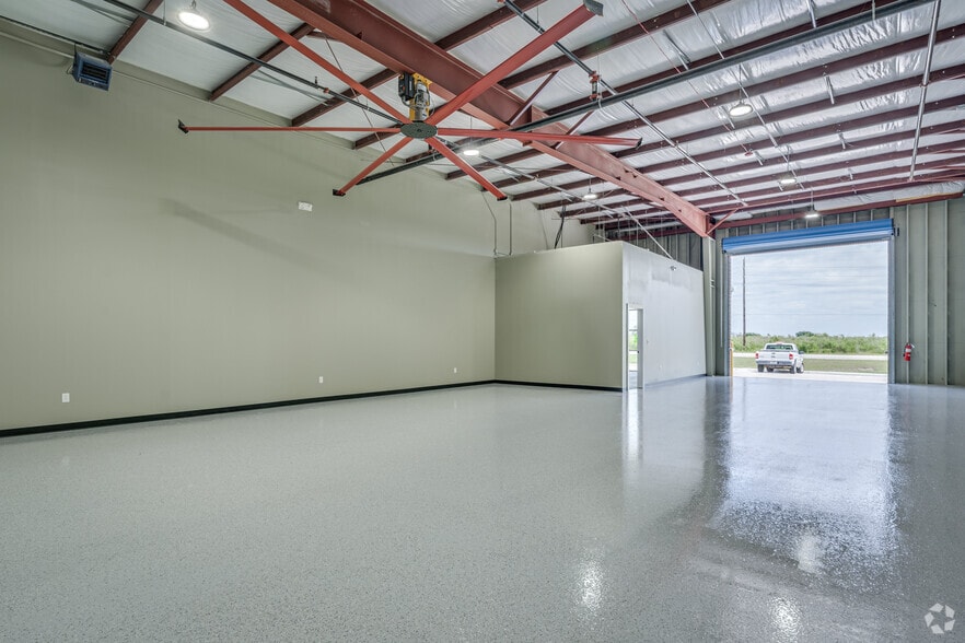 More Photos Of 2493 Patton Rd, Rosenberg Unknown For Lease