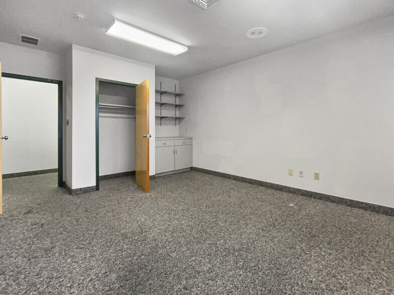 More Photos Of 608 N High St, Millville Medical For Sale