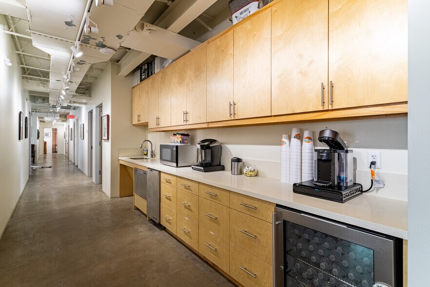 More Photos Of 1702 Taylor St, Houston Loft Creative Space For Lease