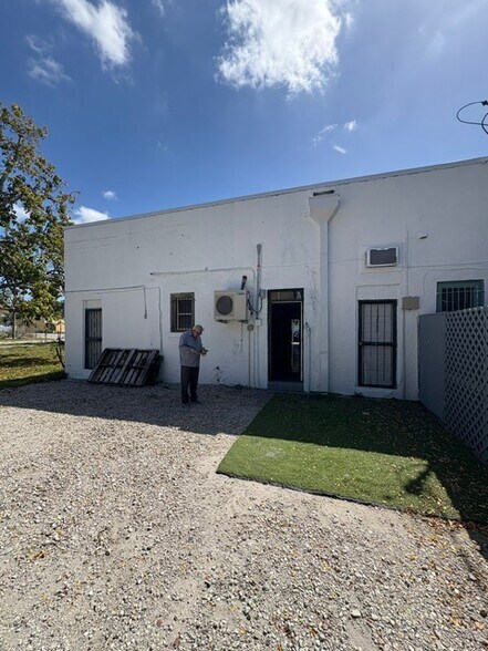 More Photos Of 2722 N Florida Ave, Tampa Storefront Retail Office For Lease