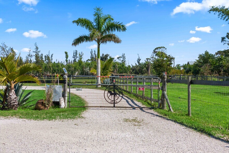 More Photos Of 6050 Stringfellow Rd, Saint James City Land For Sale