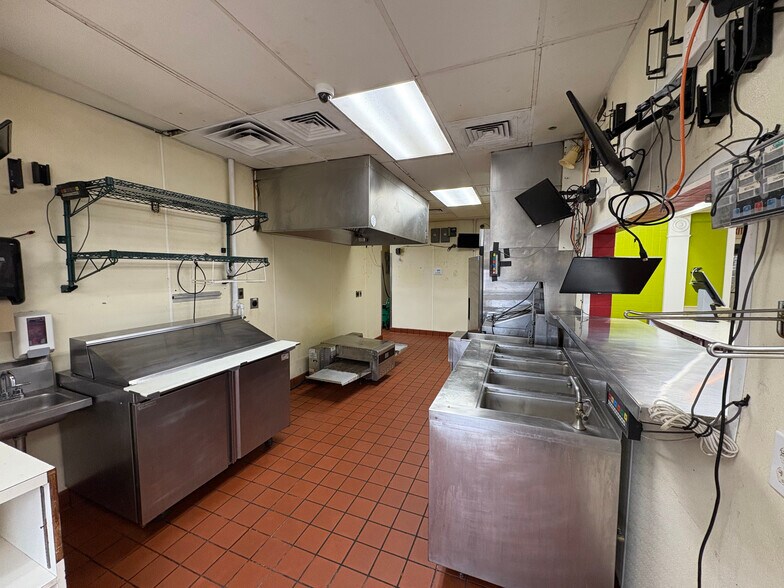 More Photos Of 2521 Alpine Ave, Grand Rapids Restaurant For Sale